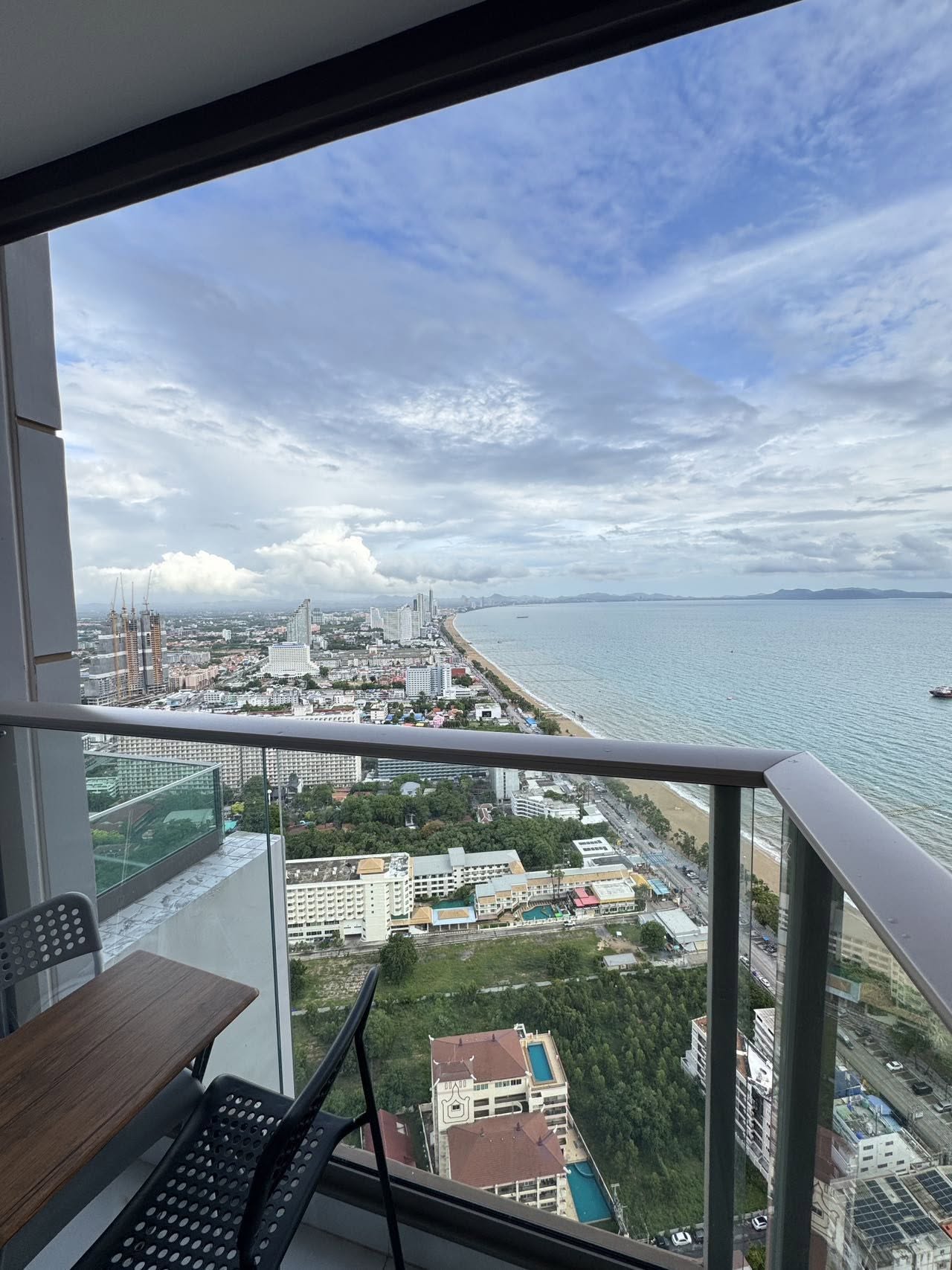 1 Bedroom Condo for rent at Copacabana
