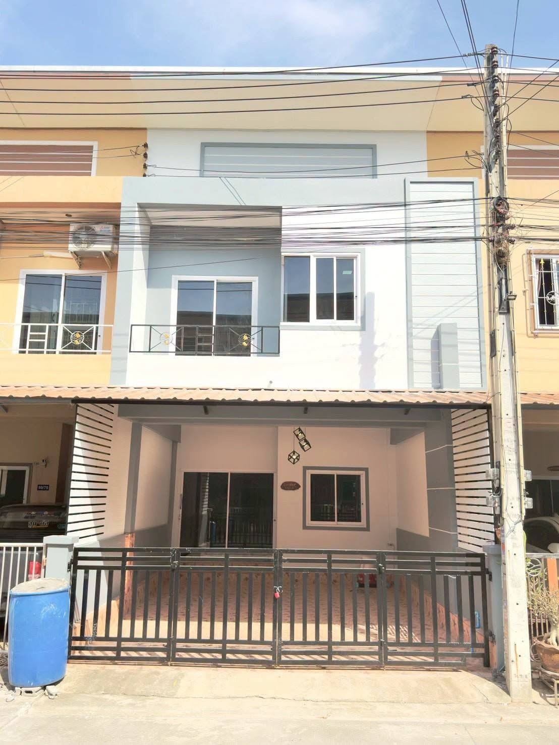 3 Bedroom Townhouse for sale at Sukkasem 2