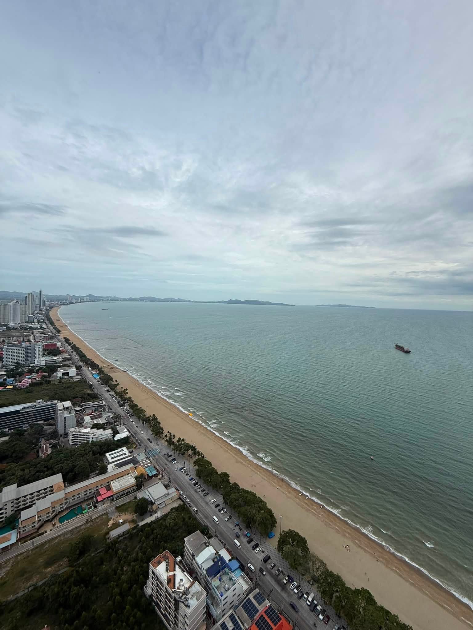 1 Bedroom Condo for rent at Copacabana