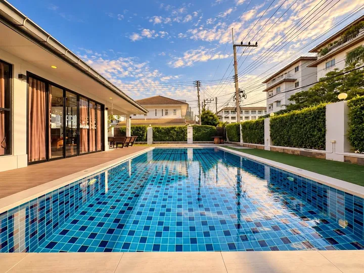 4 Bedroom Villa for rent at Baan Suan Lalana