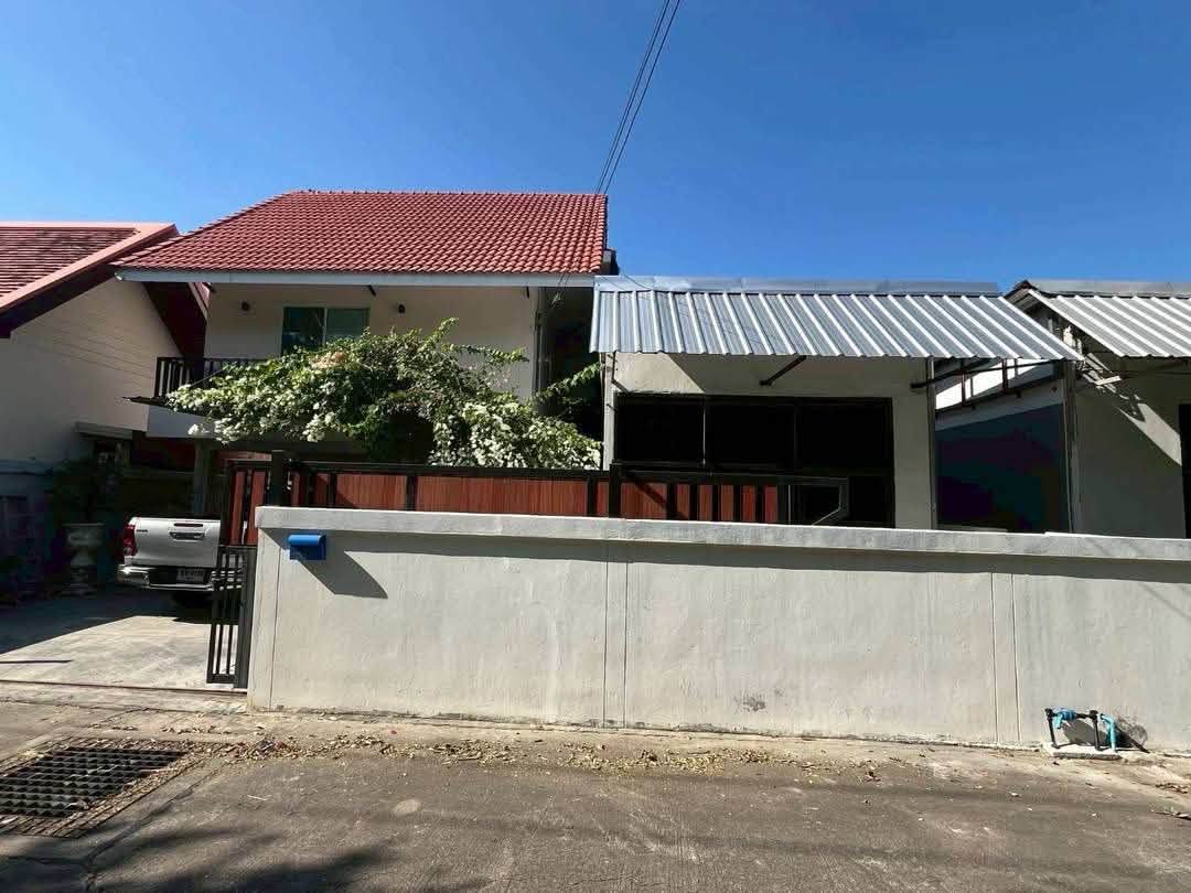 3 Bedroom House for sale in Mabprachan