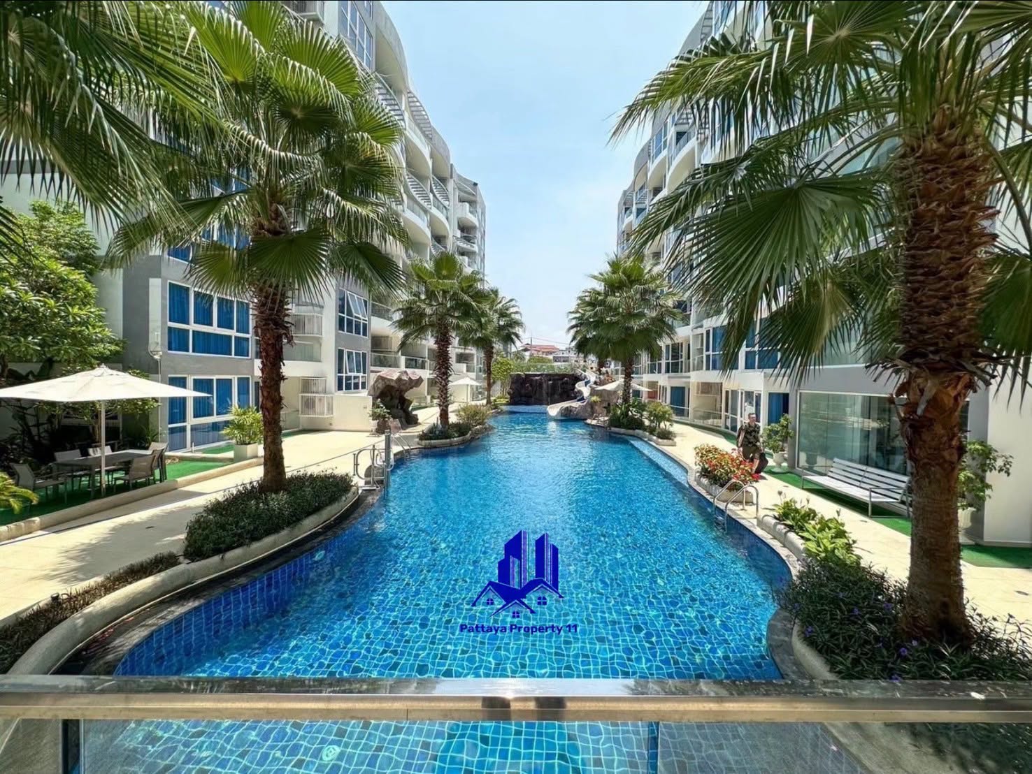 Studio for rent at Grand Avenue
