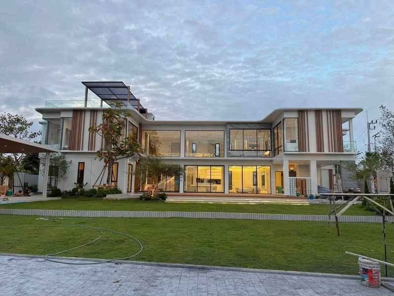 5 Bedroom Villa for sale in Mabprachan