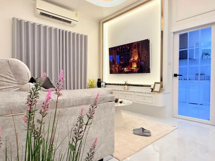3 Bedroom House for sale in Jomtien