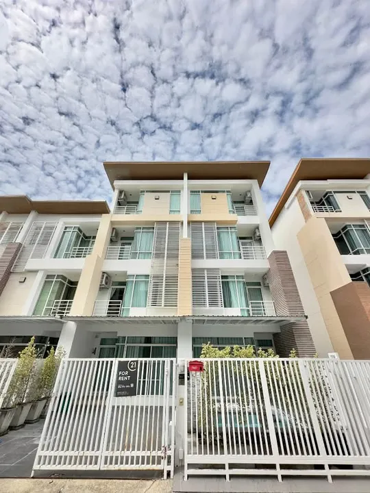 10 Bedroom Villa for sale at SP Village