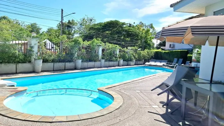 3 Bedroom Townhouse for sale in Noen Plub Wan