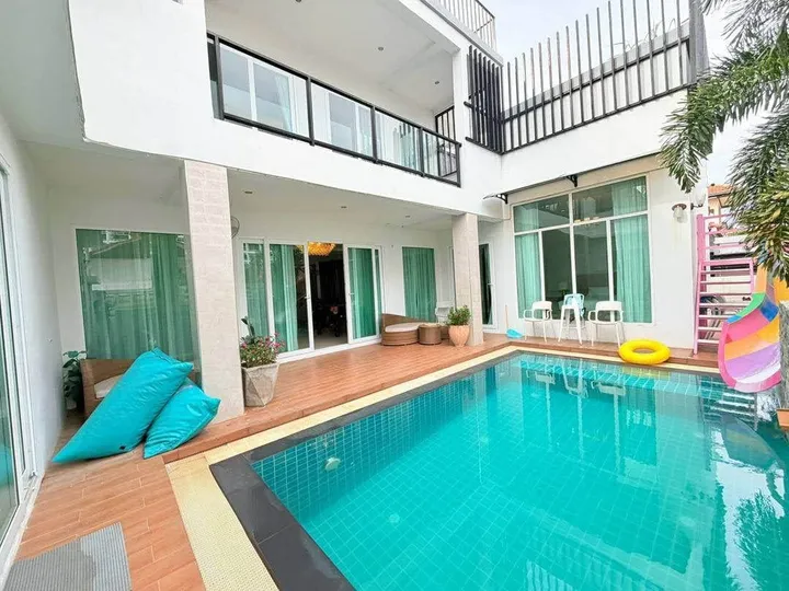 6 Bedroom Villa for rent in Jomtien