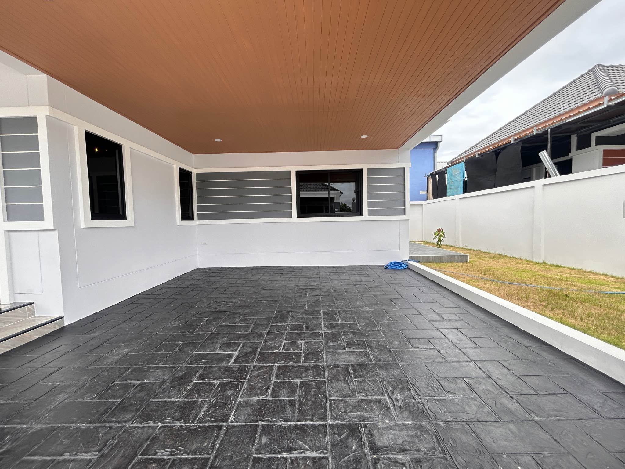 3 Bedroom House for sale in Chak Nok