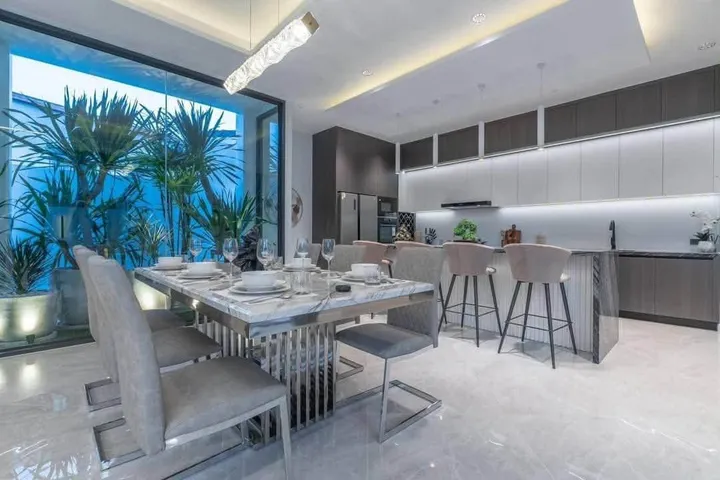 5 Bedroom Villa for sale in Thepprasit