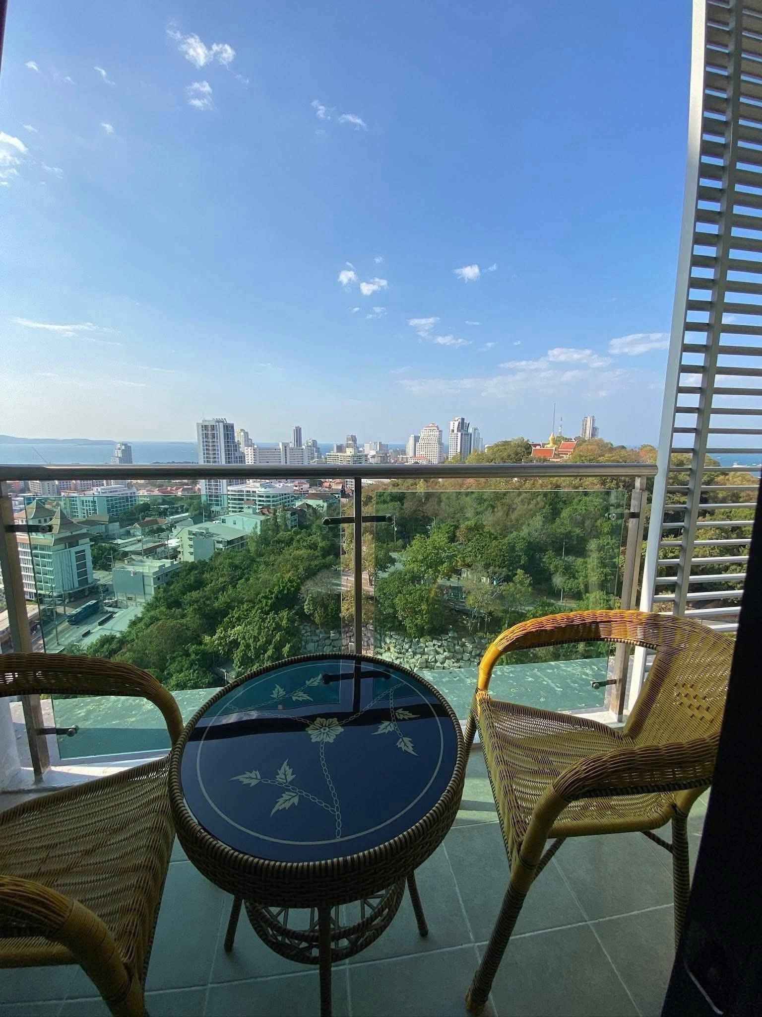 2 Bedroom Condo for rent in Pratumnak
