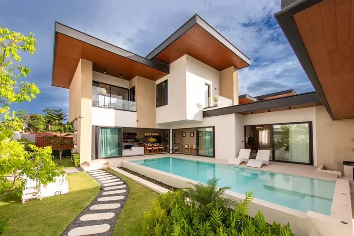 4 Bedroom Villa for sale at Mabprachan Valley Type V.4
