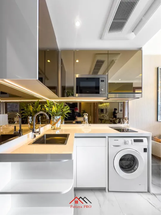 Photo from a listing at Riviera Malibu