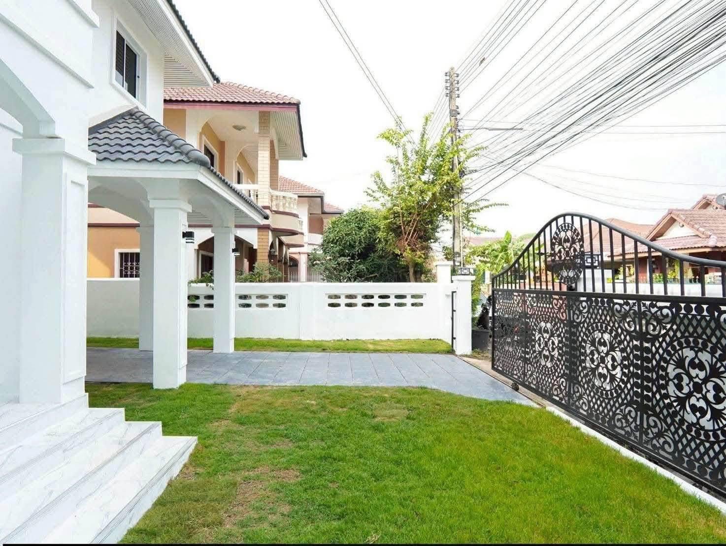 3 Bedroom House for sale in Noen Plub Wan