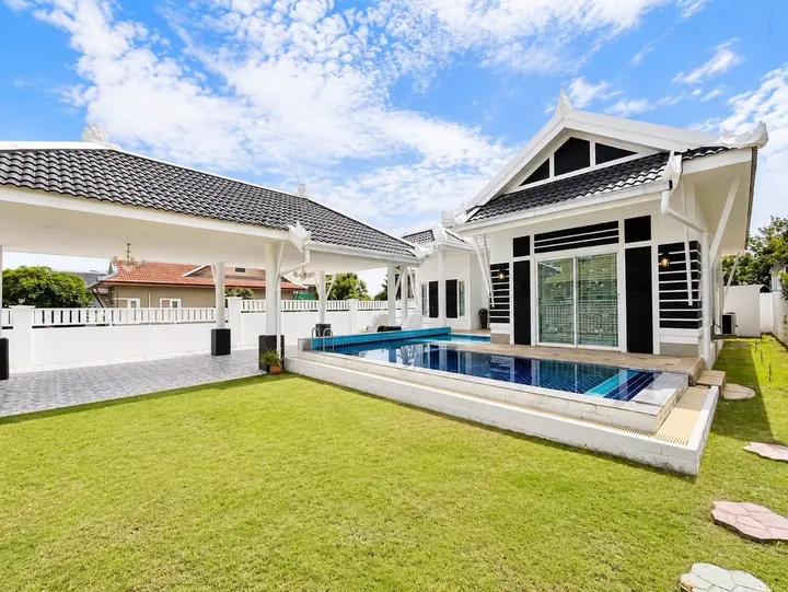 Photo from a listing at Thai Garden Hill
