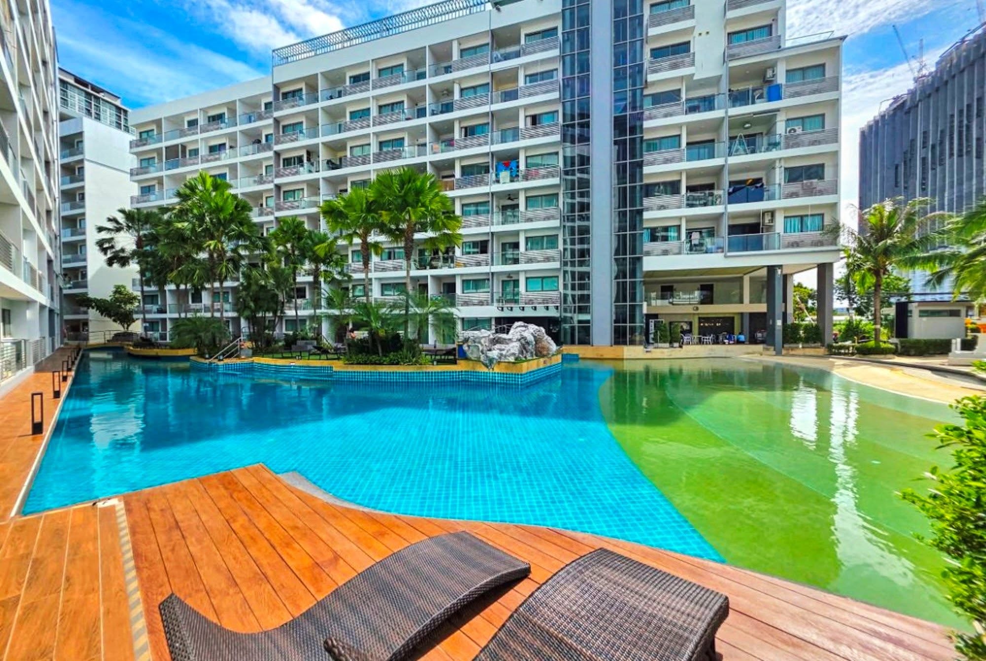 1 Bedroom Condo for sale at Laguna Beach Resort