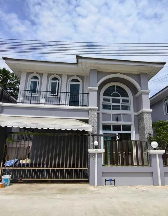 Listing photo