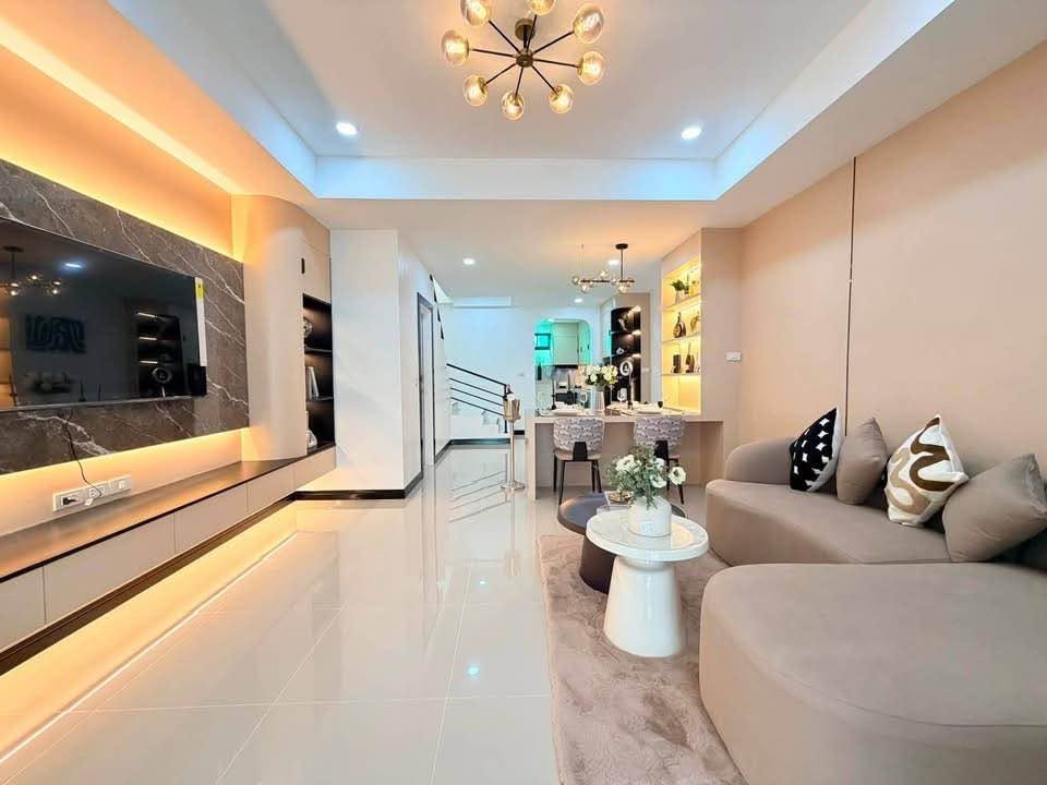 3 Bedroom Townhouse for sale in South Pattaya