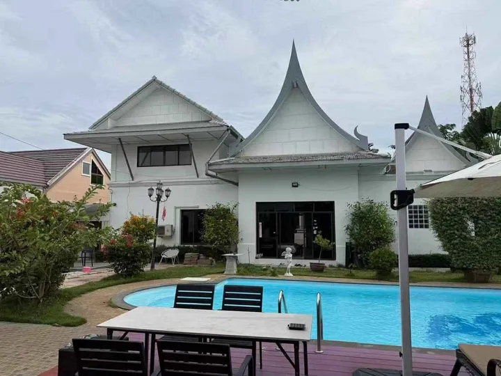 4 Bedroom House for rent at Paradise Village