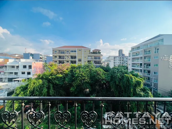 Studio for sale at Siam Oriental