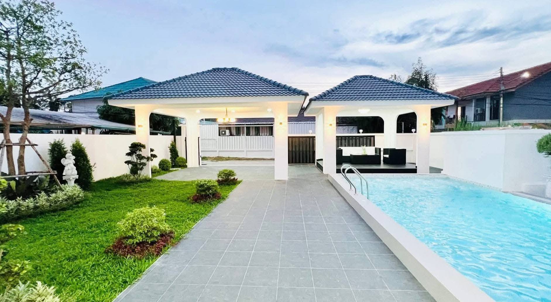 3 Bedroom Villa for sale in Soi Siam