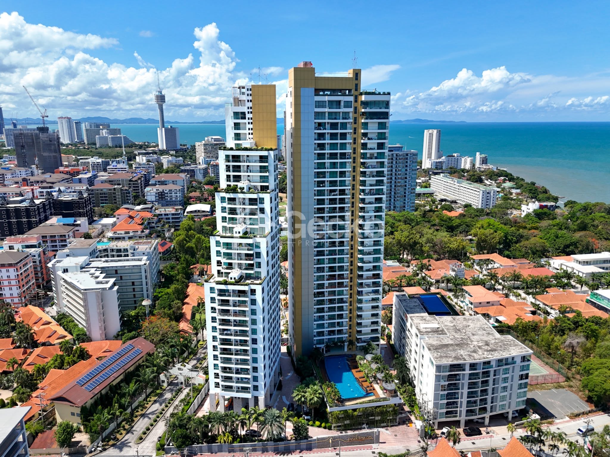 2 Bedroom Condo for sale at The Peak Towers