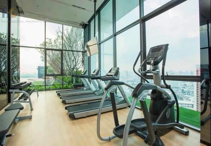 Photo from a listing at Life Sukhumvit 48