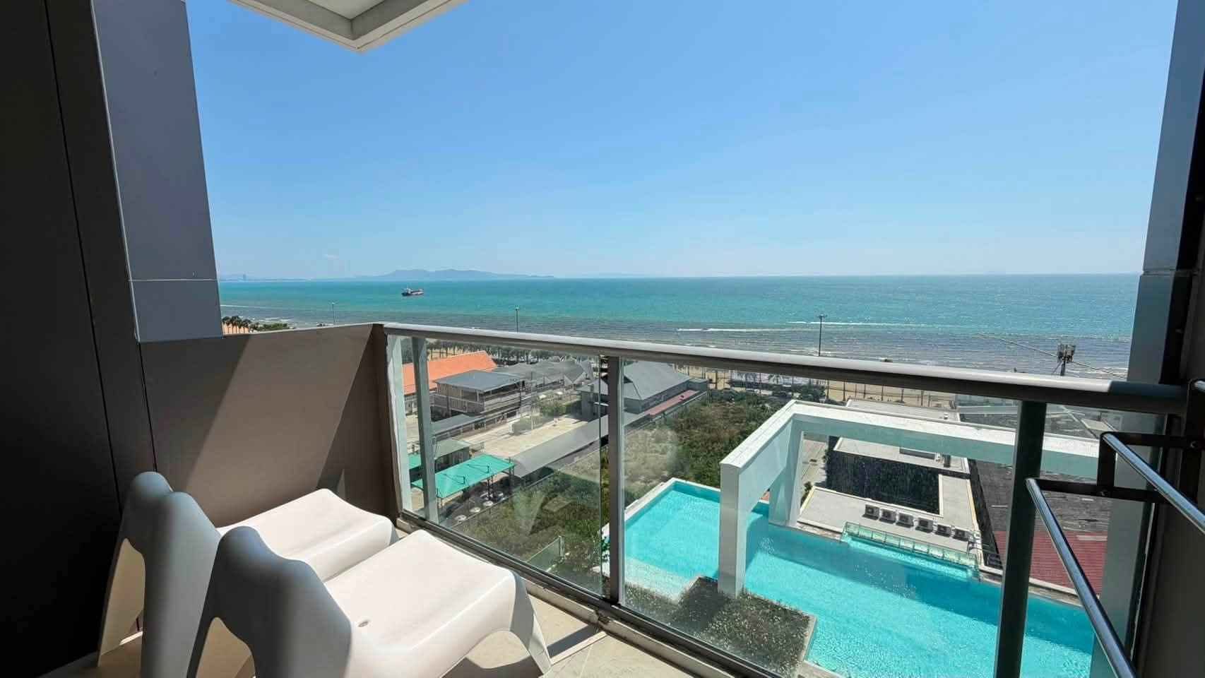 1 Bedroom Condo for sale in Jomtien