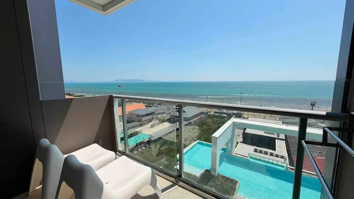 1 Bedroom Condo for sale in Jomtien