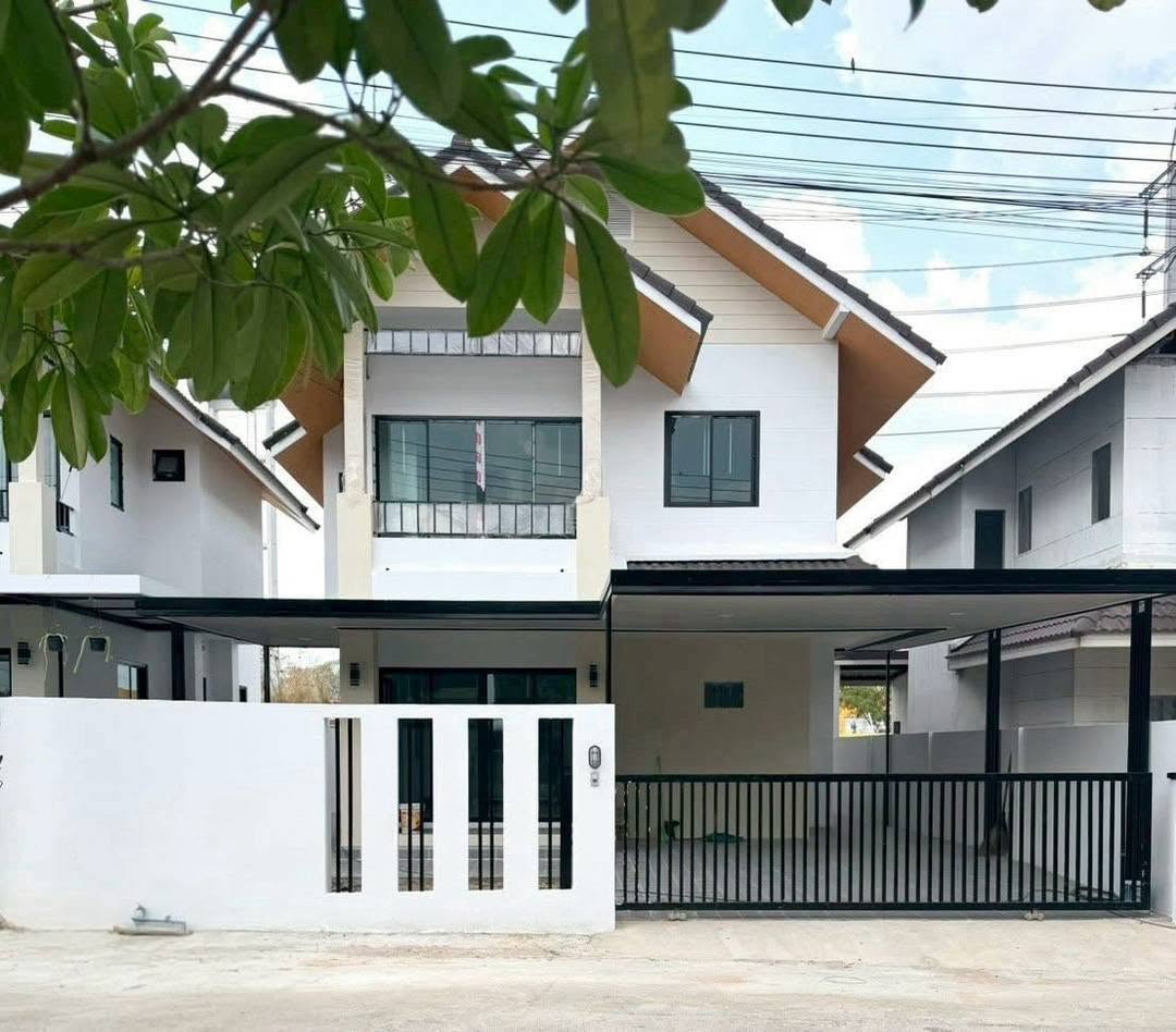 3 Bedroom House for sale in Rong Po