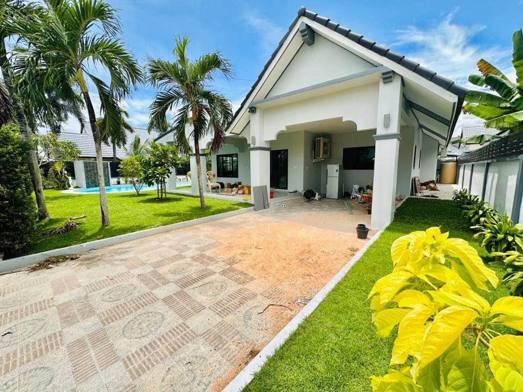 5 Bedroom Villa for sale in Mabprachan