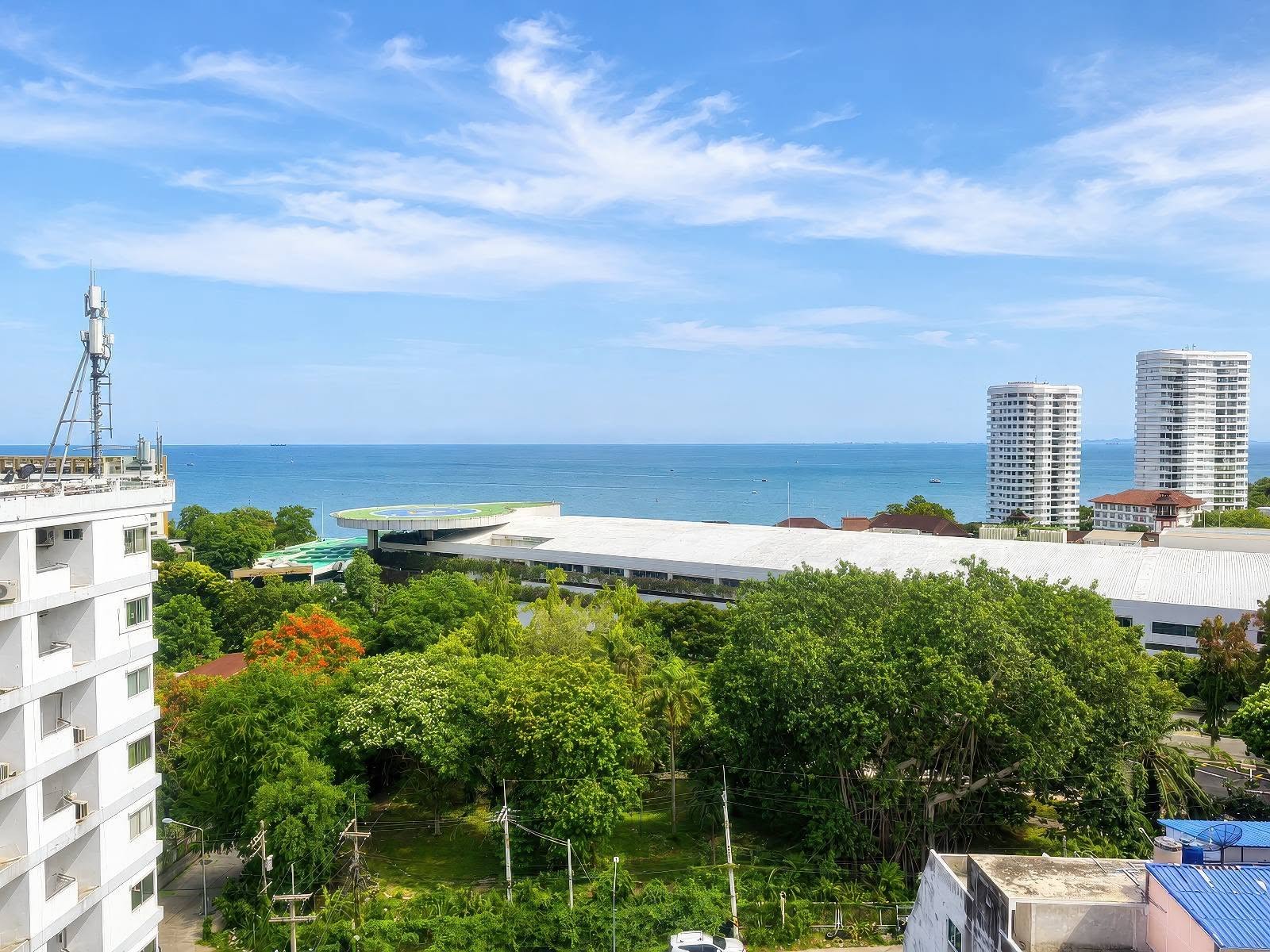2 Bedroom Condo for sale at Sky Residences Pattaya