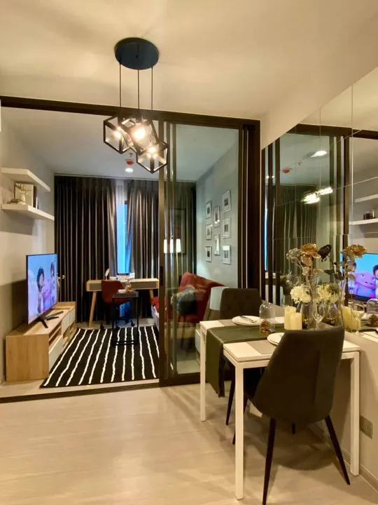 Photo from a listing at Life Asoke Rama 9