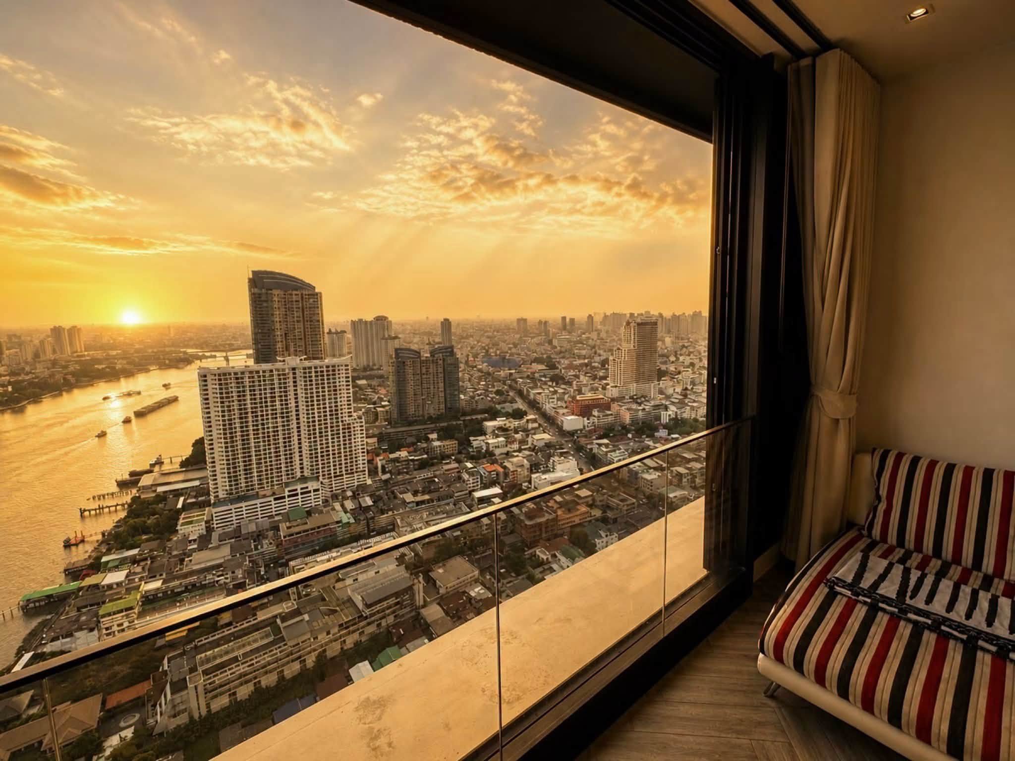 2 Bedroom Condo for rent at Chapter Charoennakorn