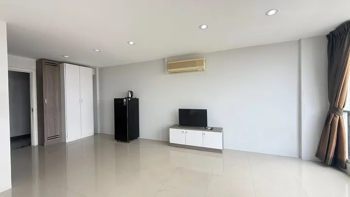 1 Bedroom Condo for rent in Khao Talo