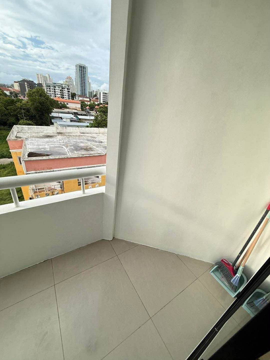 Studio for rent at Jomtien Sweet Condotel 2