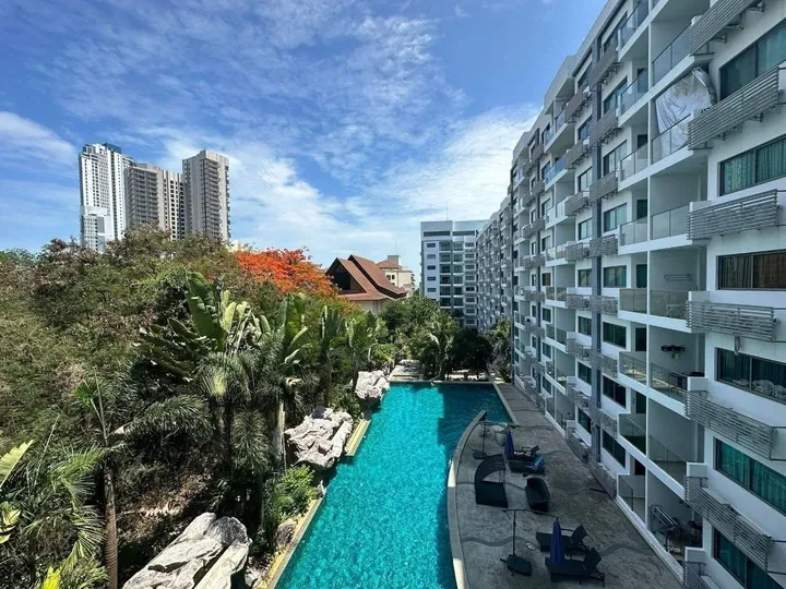 1 Bedroom Condo for sale at Club Royal