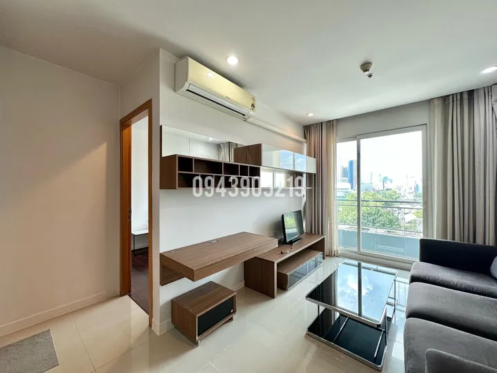 Photo from a listing at Circle Condominium