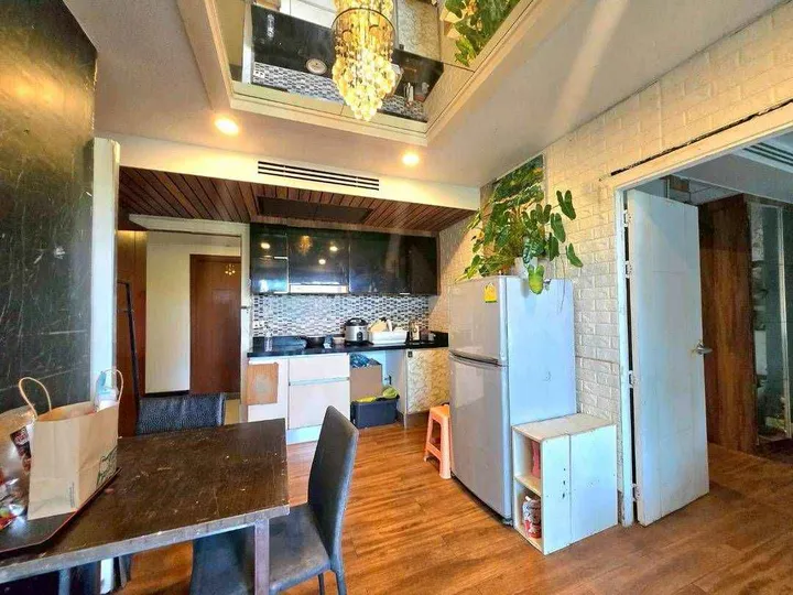 Photo from a listing at Dusit Grand Park