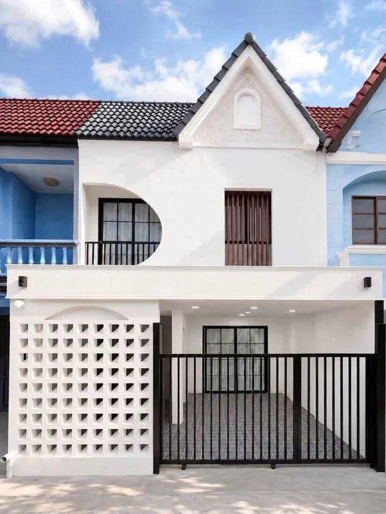 3 Bedroom Townhouse for rent at Chuan Fun Village