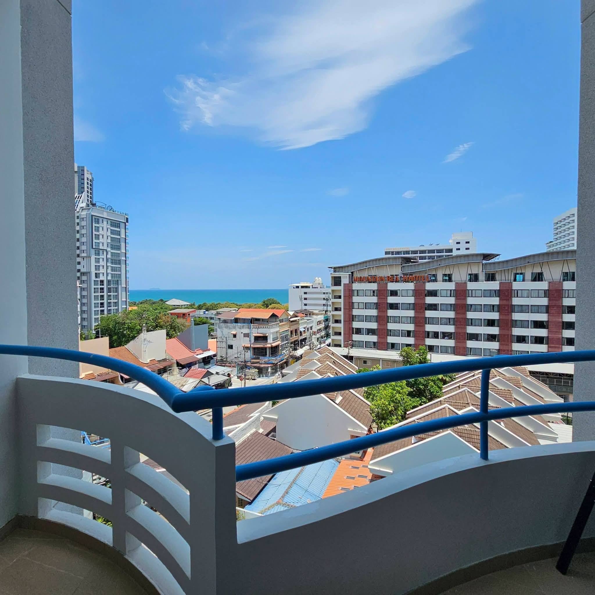 Studio for rent at The Peak Towers