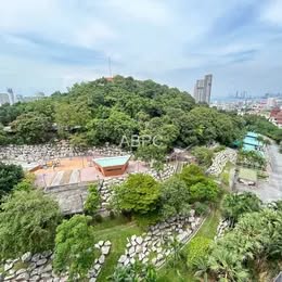 1 Bedroom Condo for sale at Axis Condominium