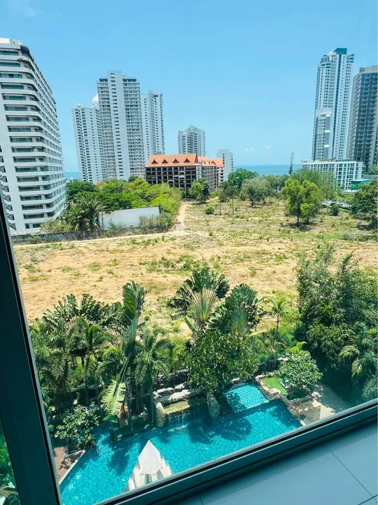 Photo from a listing at Club Royal Wongamat