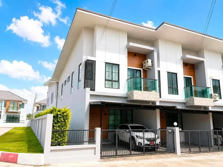 3 Bedroom Townhouse for rent at Milano Town