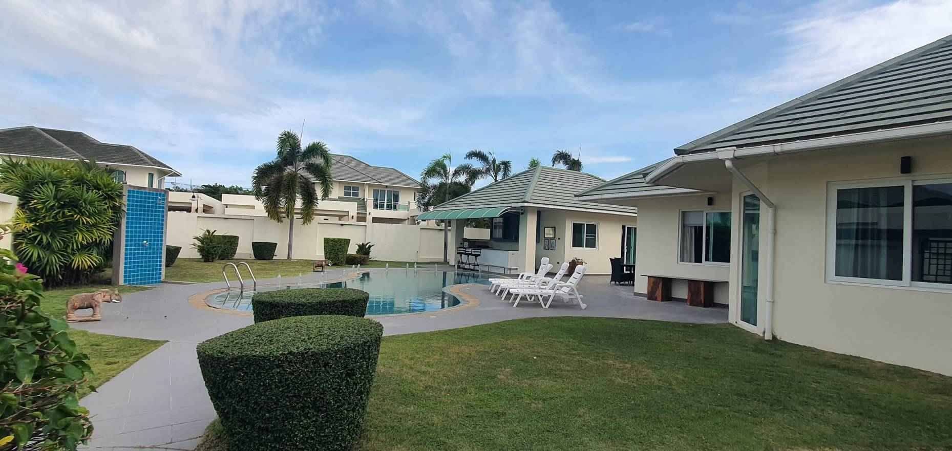 5 Bedroom Villa for rent at Greenfield Villas 4