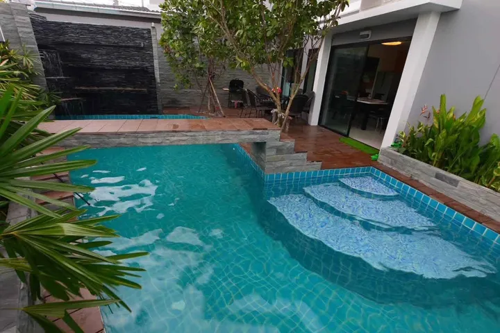5 Bedroom Villa for rent in Chaiyapruek 2