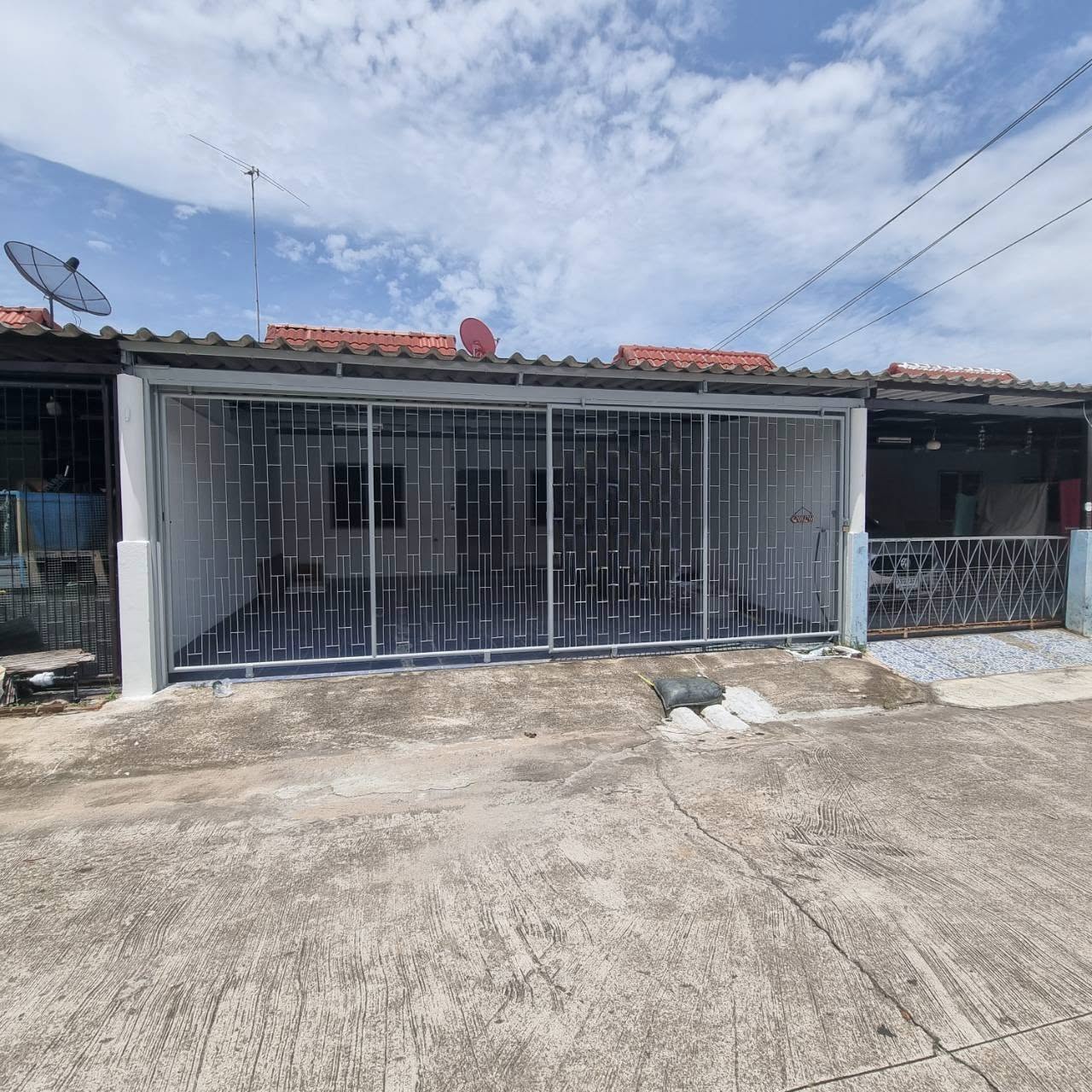 2 Bedroom Townhouse for sale in Sattahip