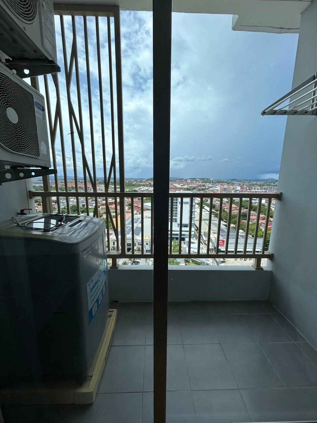 1 Bedroom Condo for rent at The Trust