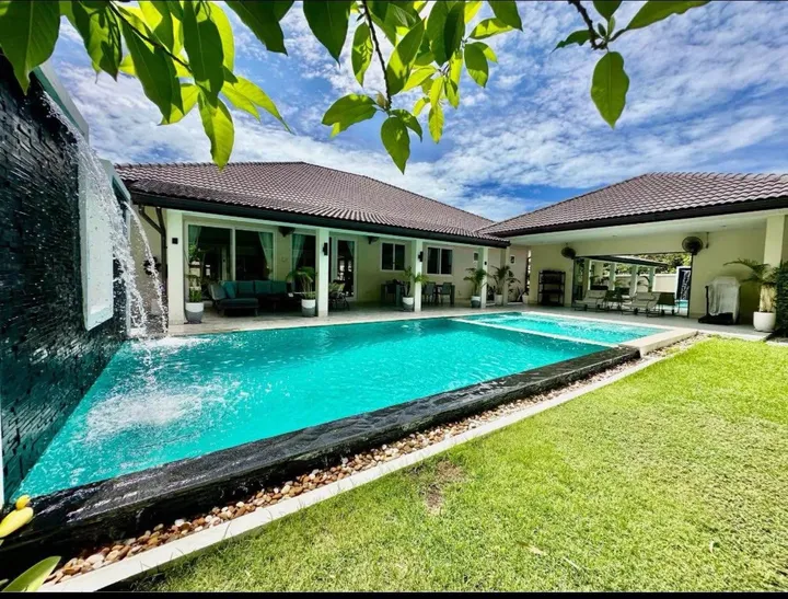 6 Bedroom Villa for rent in Huai Yai