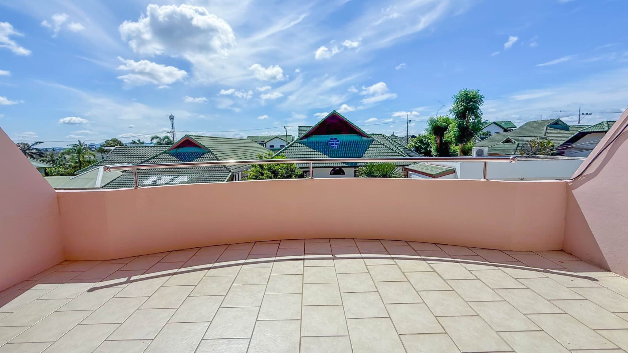 2 Bedroom Townhouse for sale at Suwattana Garden
