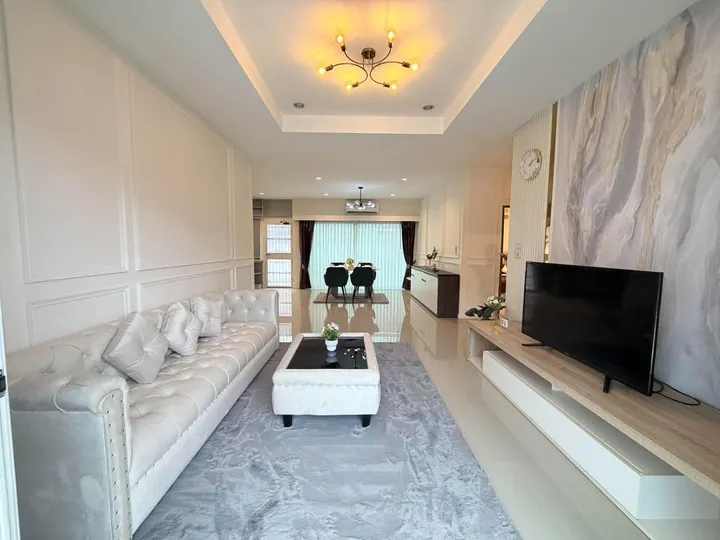 3 Bedroom House for rent at Ruean Phisa